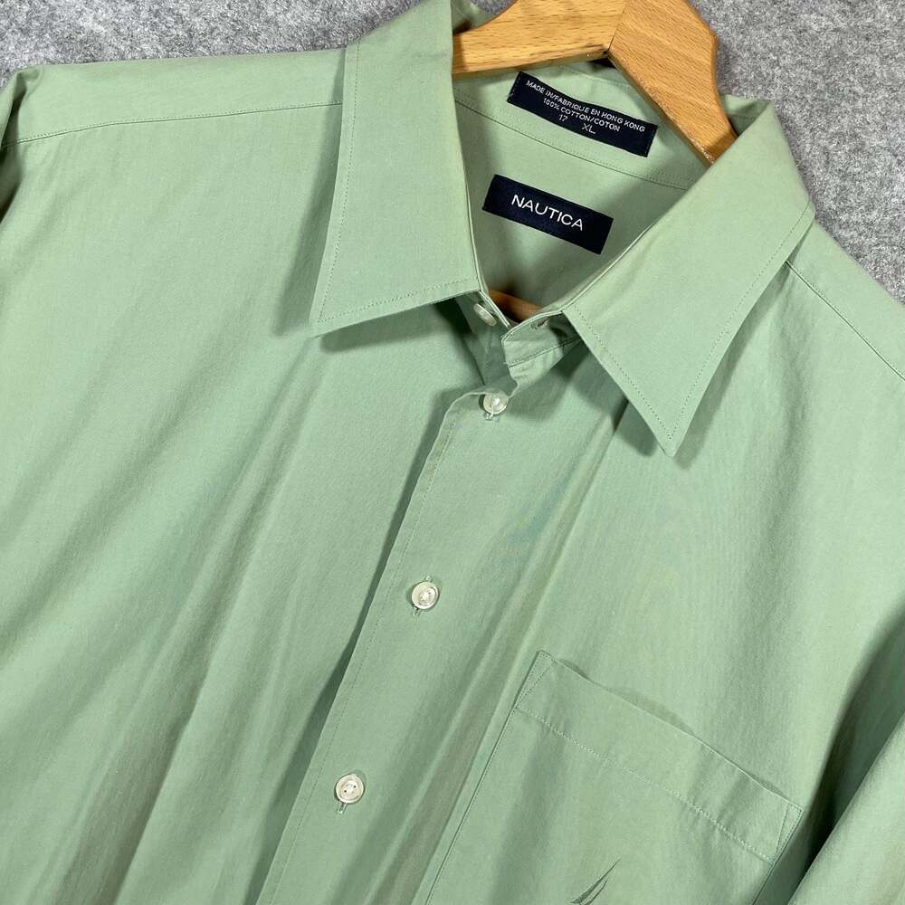 Vintage Nautica Men's XL Short Sleeve Button-Down Dress Shirt in Sage Green